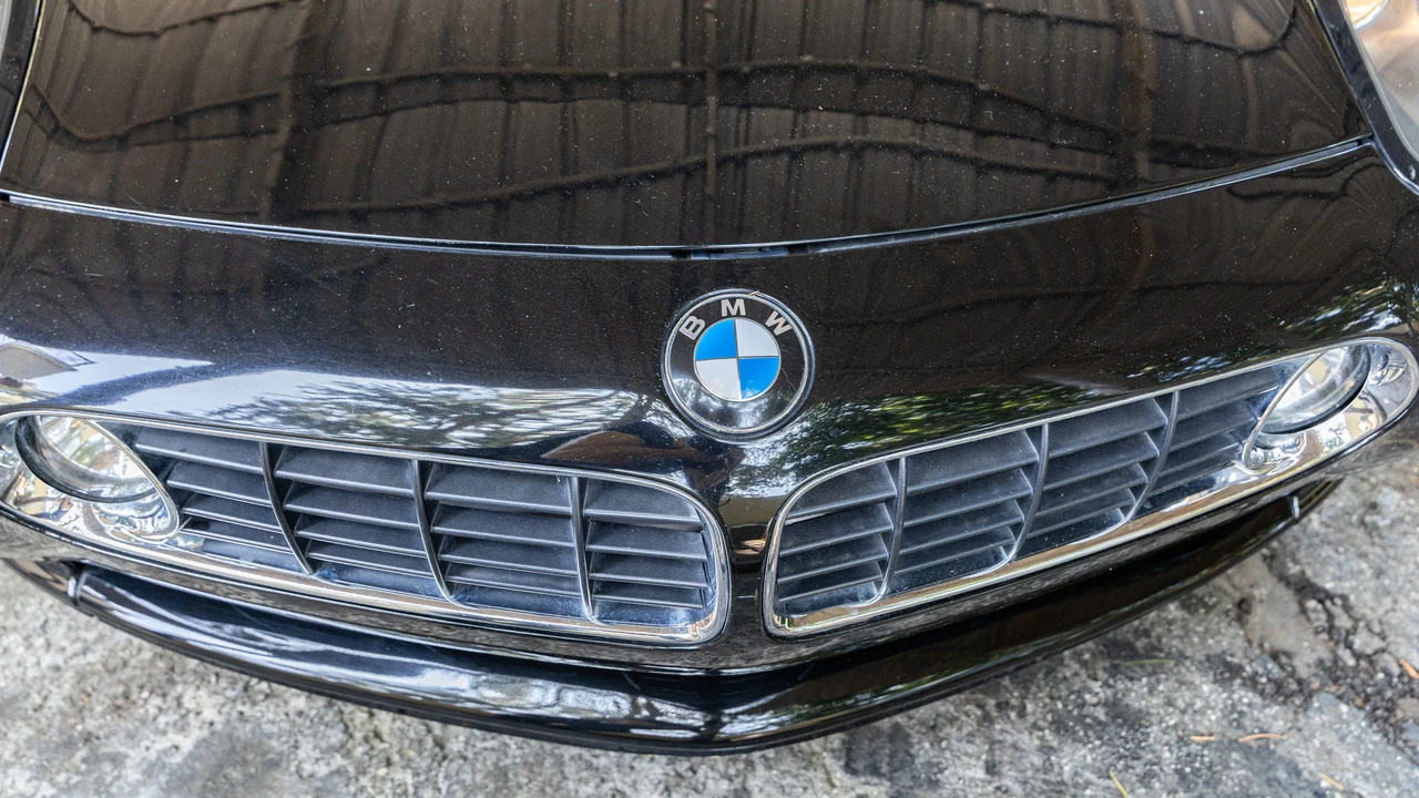 2002 BMW Z8 - Image 23 of 31