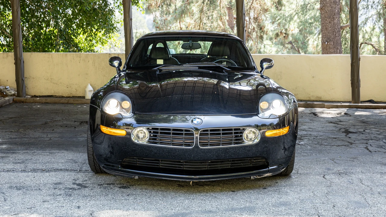2002 BMW Z8 - Image 2 of 31