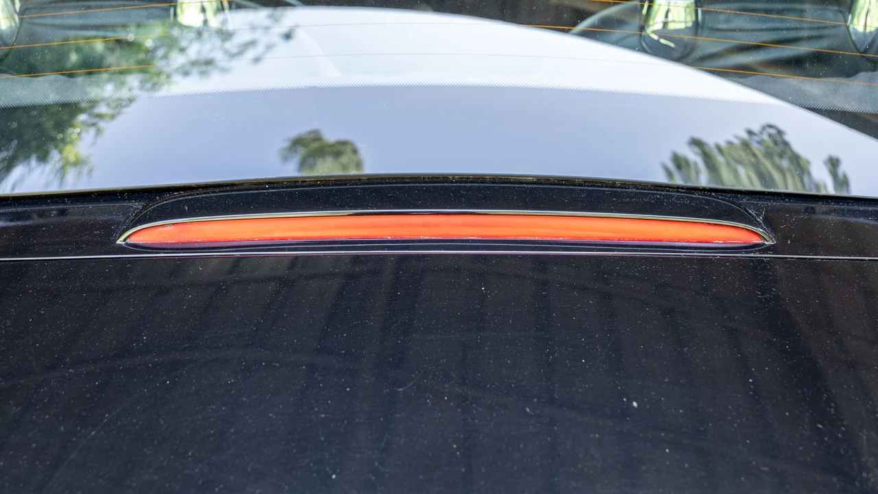 2002 BMW Z8 - Image 15 of 31