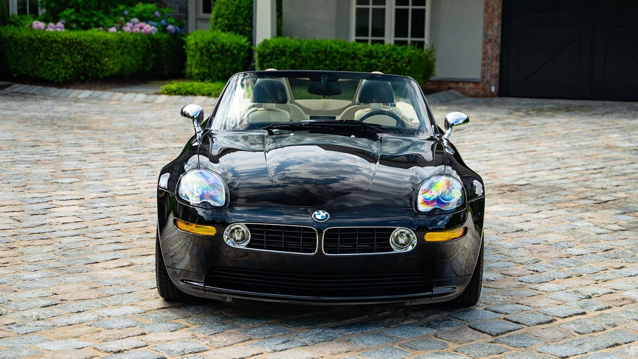 2002 BMW Z8 - Image 24 of 31