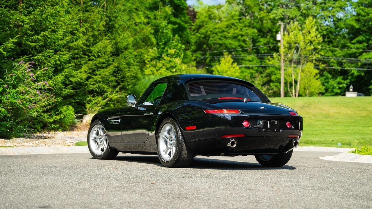 2002 BMW Z8 - Image 17 of 31