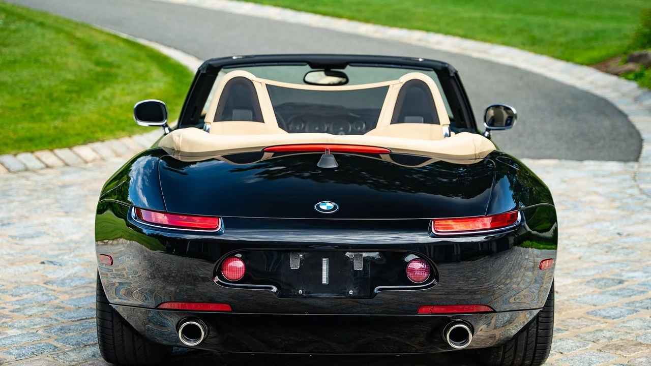 2002 BMW Z8 - Image 29 of 31