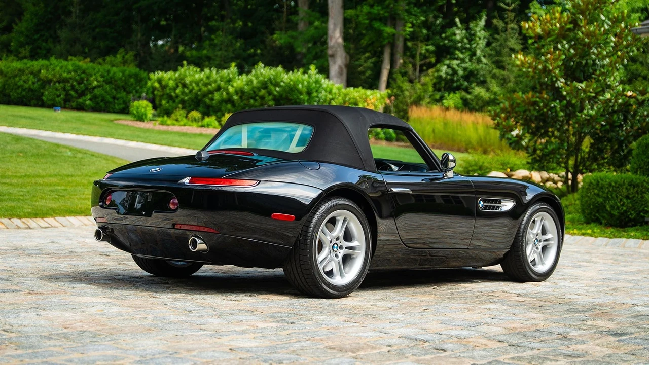 2002 BMW Z8 - Image 18 of 31