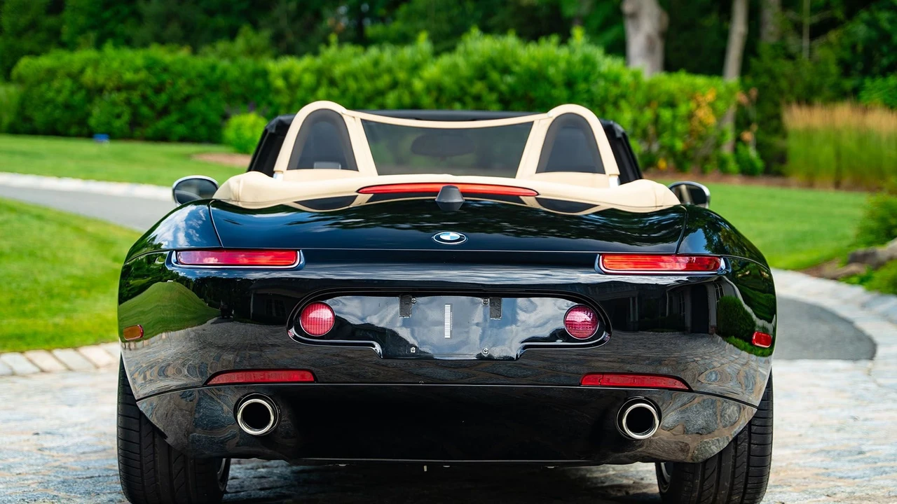 2002 BMW Z8 - Image 30 of 31