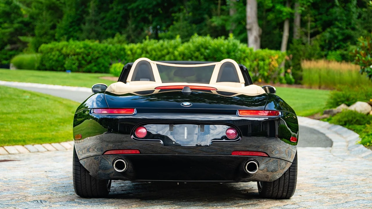 2002 BMW Z8 - Image 2 of 31