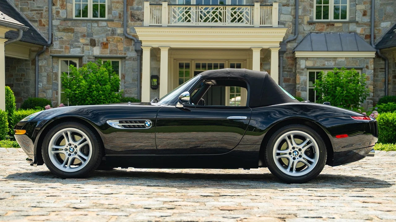 2002 BMW Z8 - Image 23 of 31