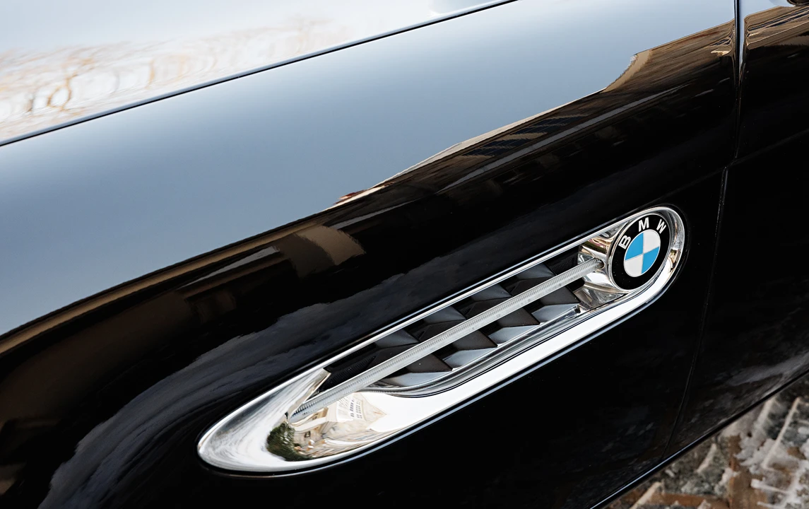 2002 BMW Z8 - Image 19 of 20