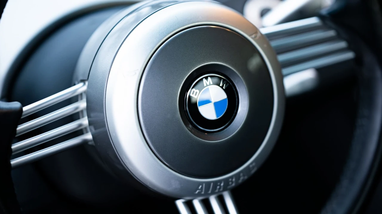 2002 BMW Z8 - Image 31 of 31