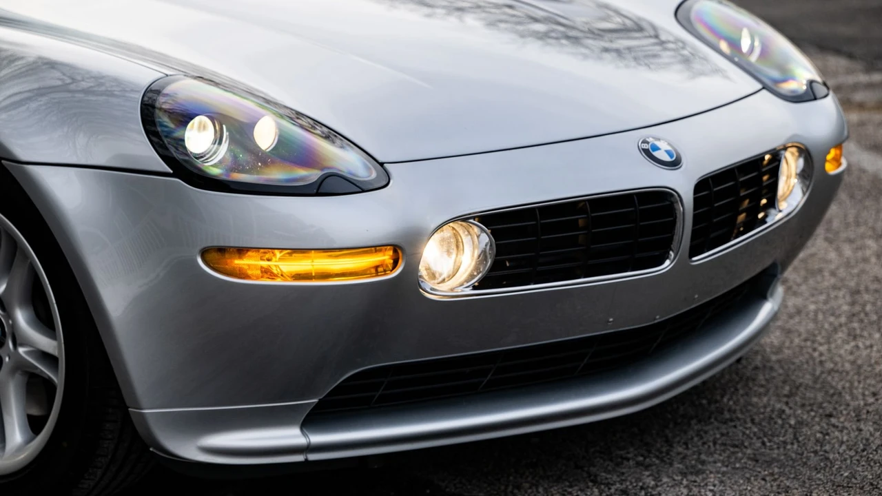 2002 BMW Z8 - Image 27 of 31