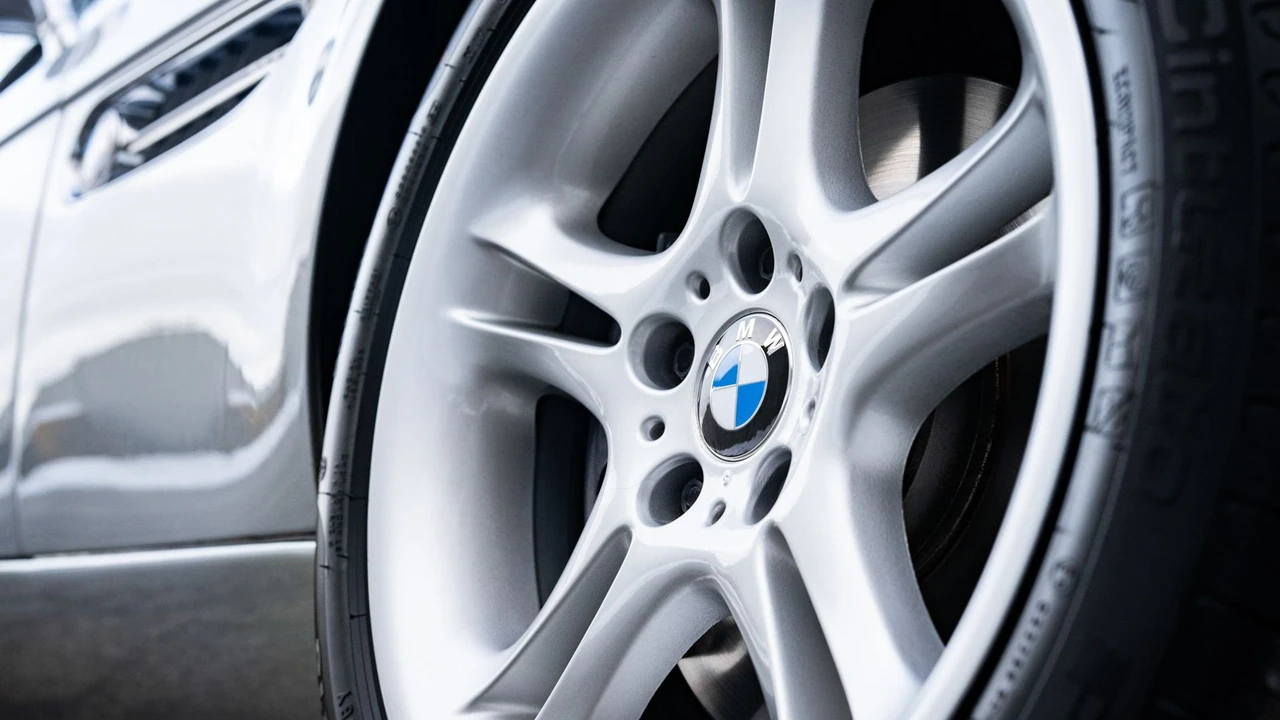 2002 BMW Z8 - Image 22 of 31