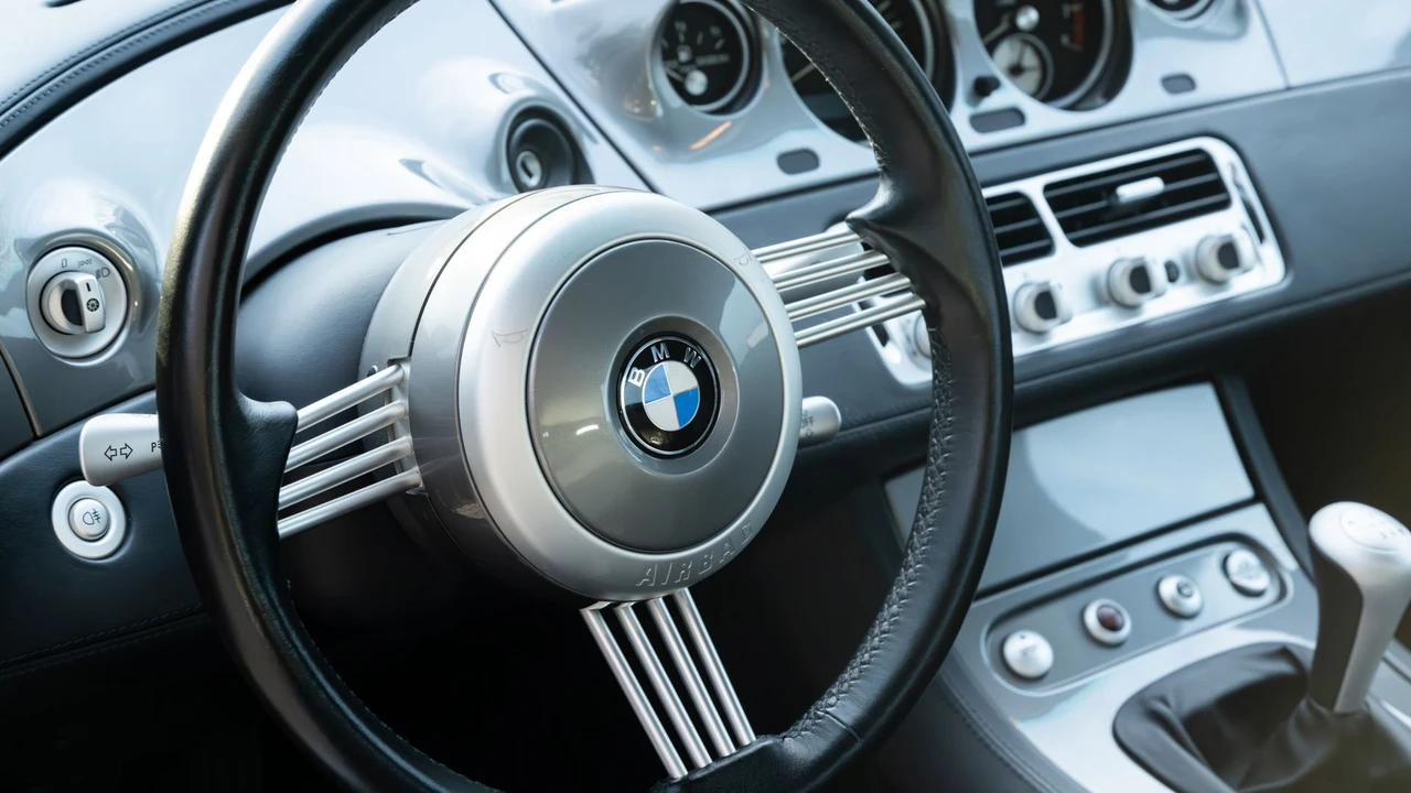 2002 BMW Z8 - Image 30 of 31