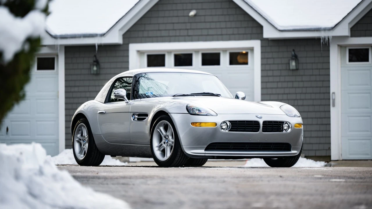 2002 BMW Z8 - Image 26 of 31