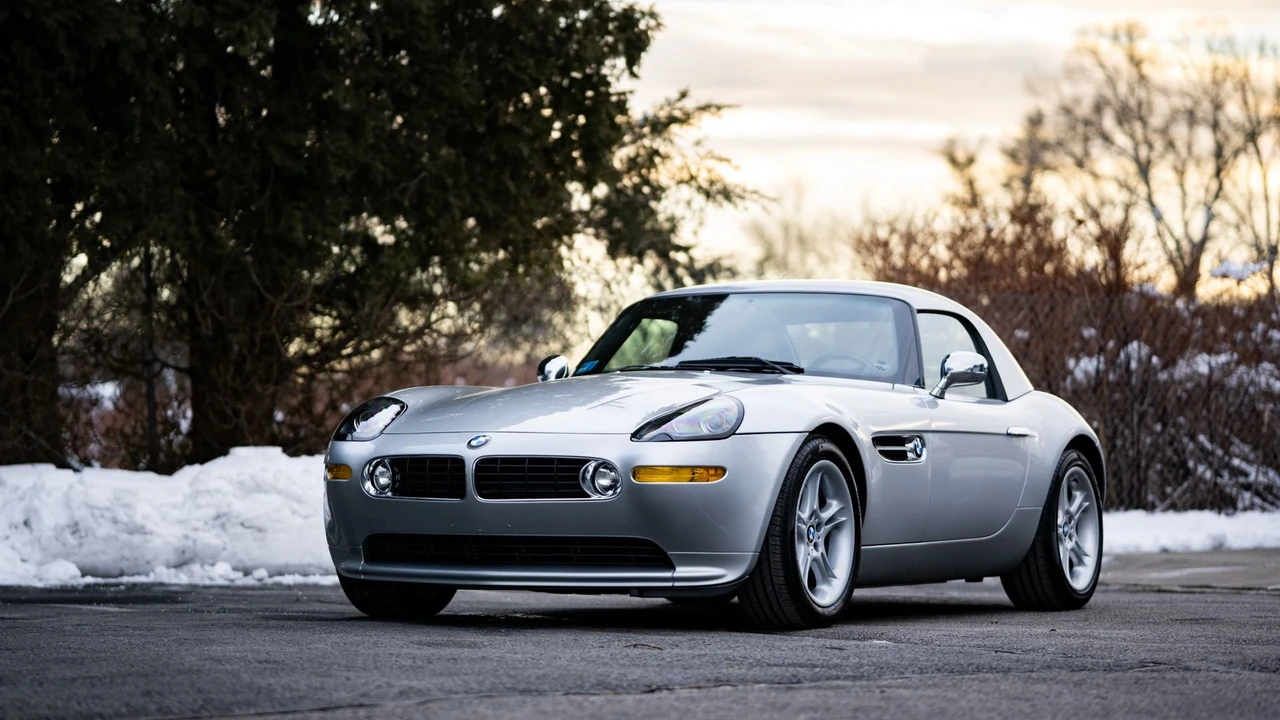 2002 BMW Z8 - Image 16 of 31