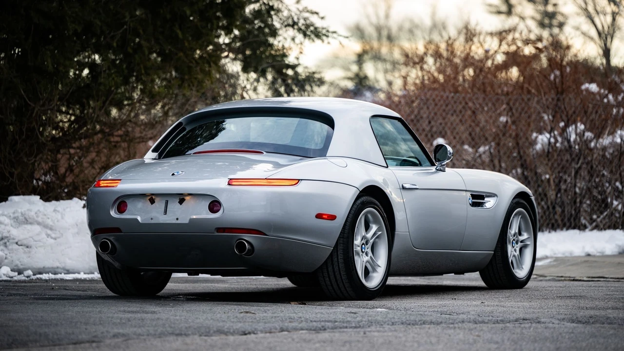 2002 BMW Z8 - Image 2 of 31