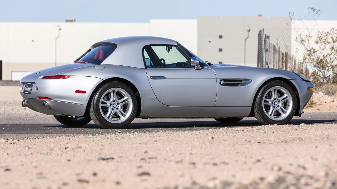 2002 BMW Z8 - Image 6 of 31