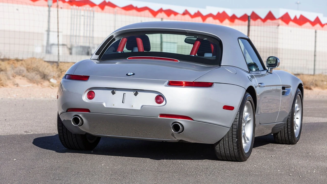 2002 BMW Z8 - Image 16 of 31