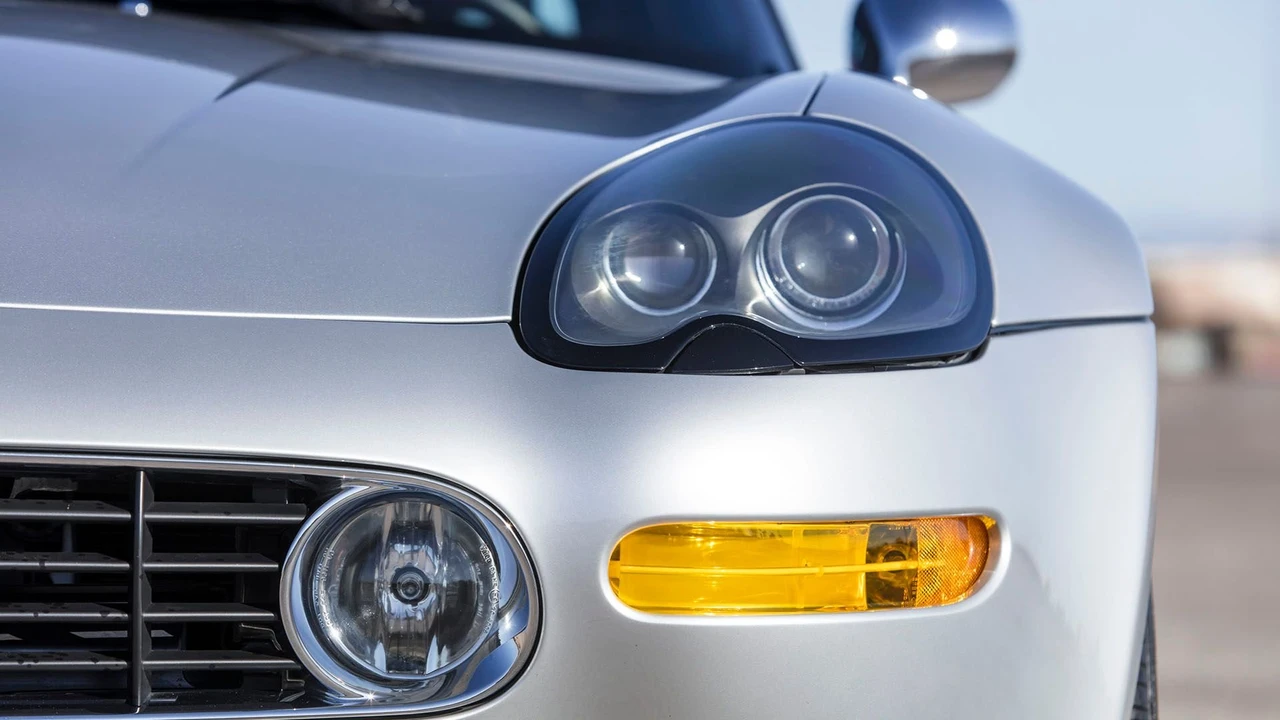 2002 BMW Z8 - Image 18 of 31