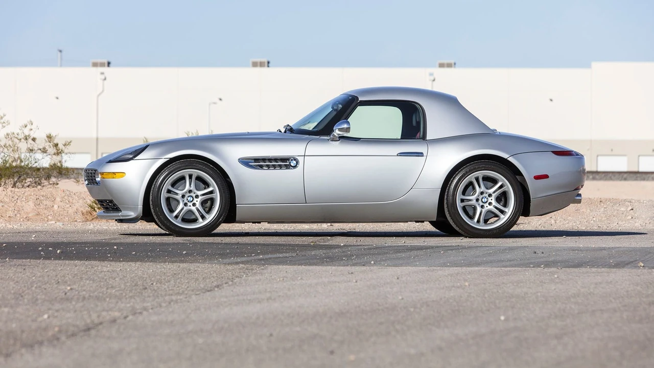 2002 BMW Z8 - Image 3 of 31