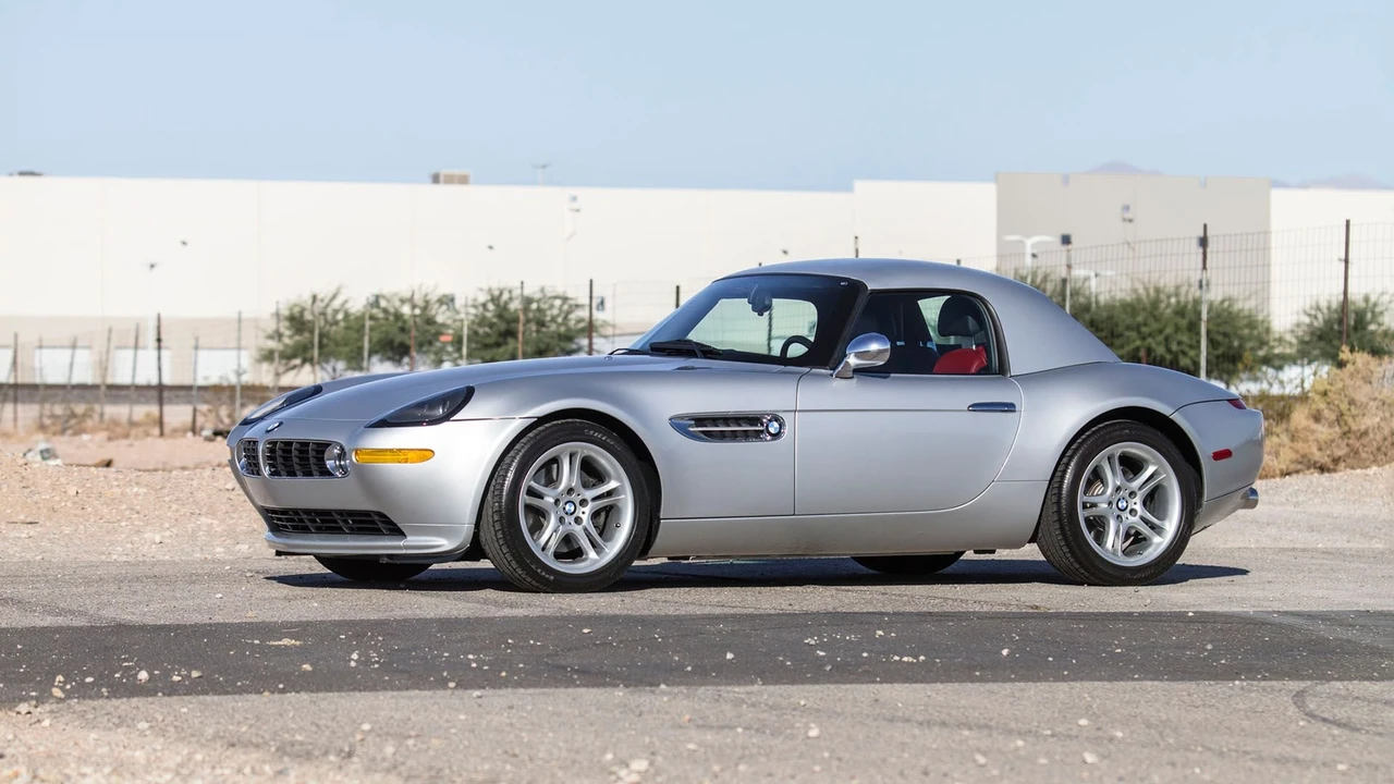 2002 BMW Z8 - Image 13 of 31
