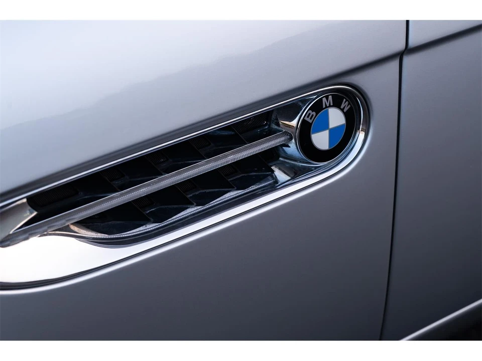 2002 BMW Z8 - Image 20 of 31
