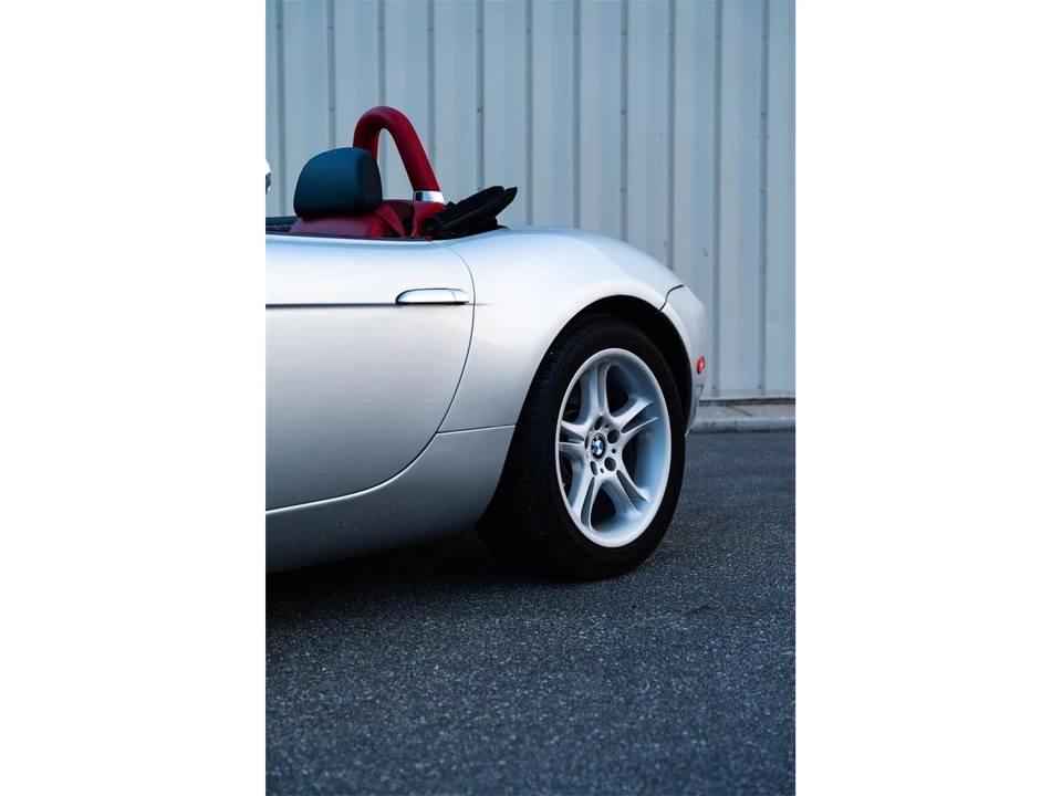2002 BMW Z8 - Image 22 of 31