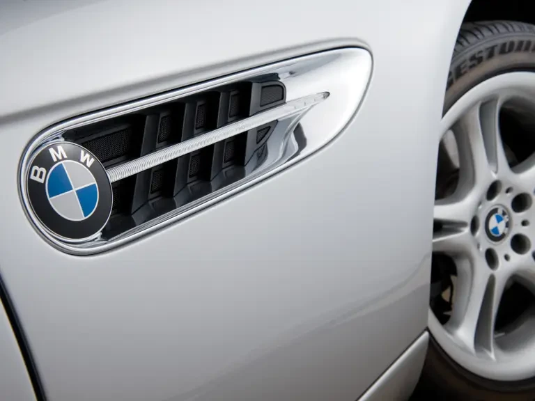 2002 BMW Z8 - Image 8 of 17