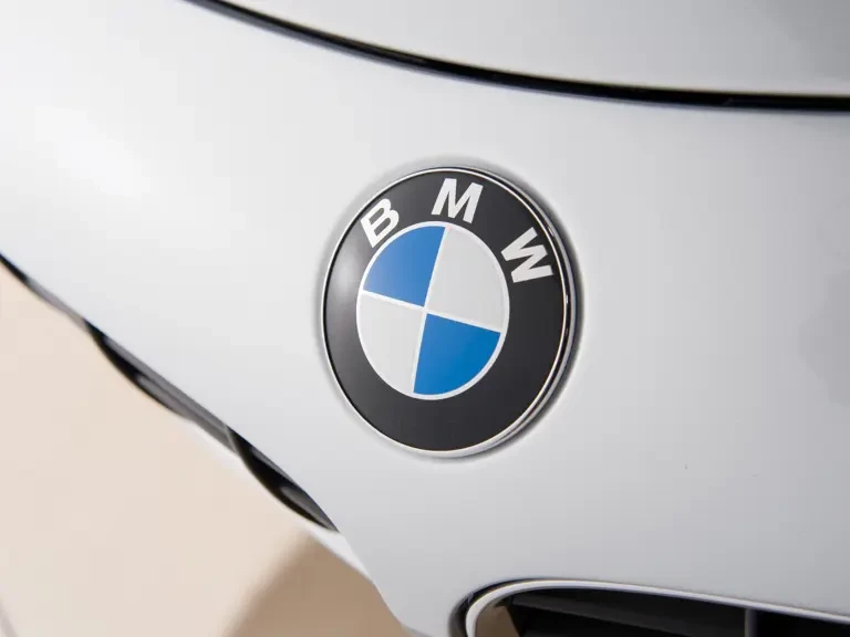 2002 BMW Z8 - Image 6 of 17