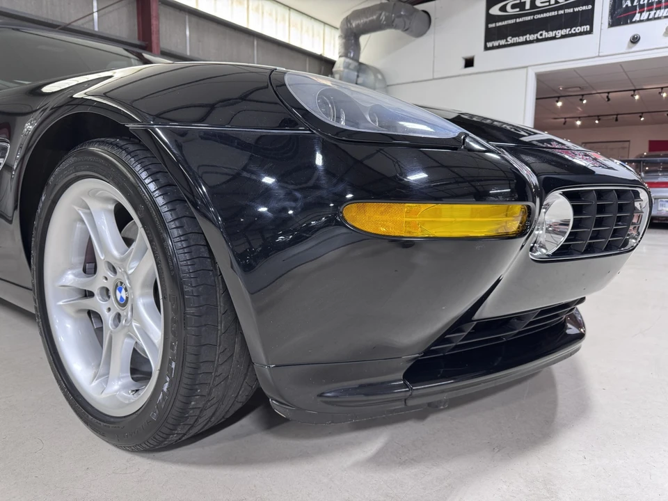 2002 BMW Z8 - Image 23 of 31
