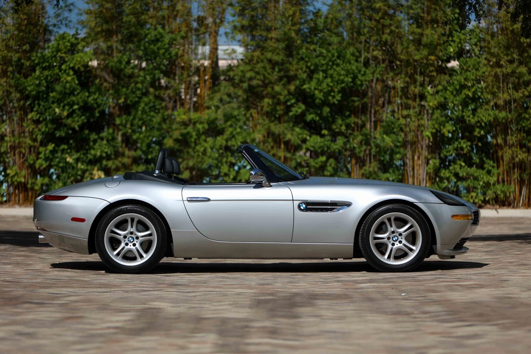 2002 BMW Z8 - Image 2 of 31
