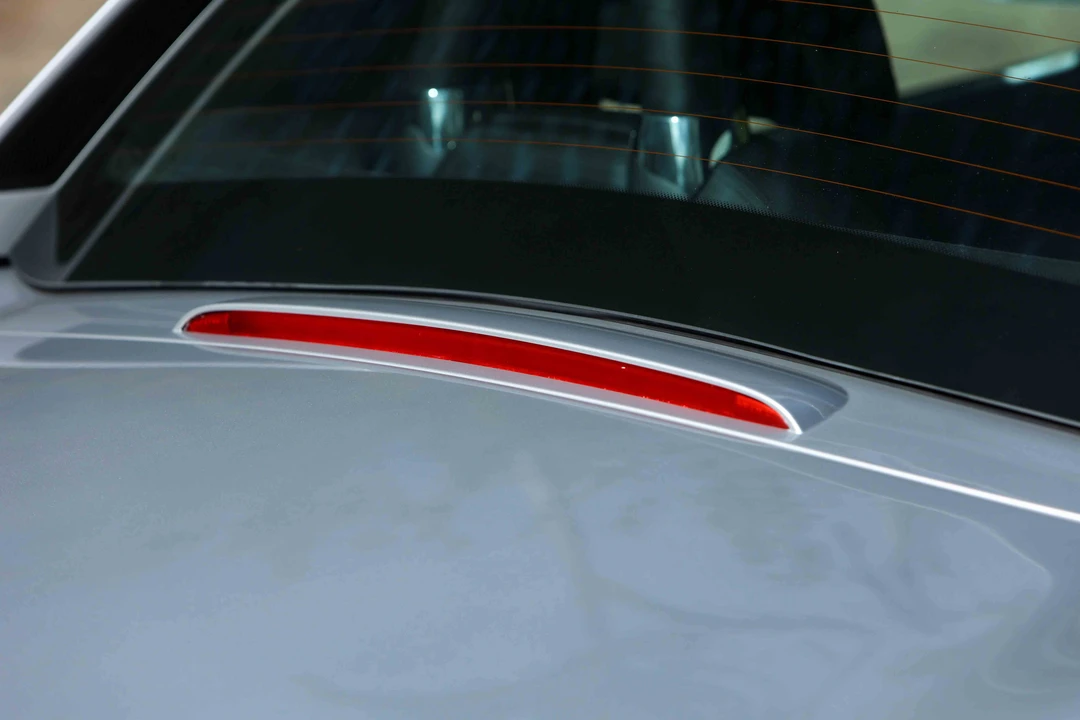 2002 BMW Z8 - Image 25 of 31