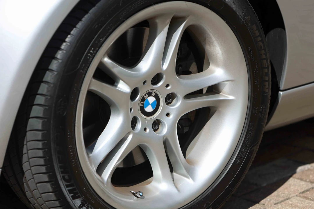 2002 BMW Z8 - Image 30 of 31
