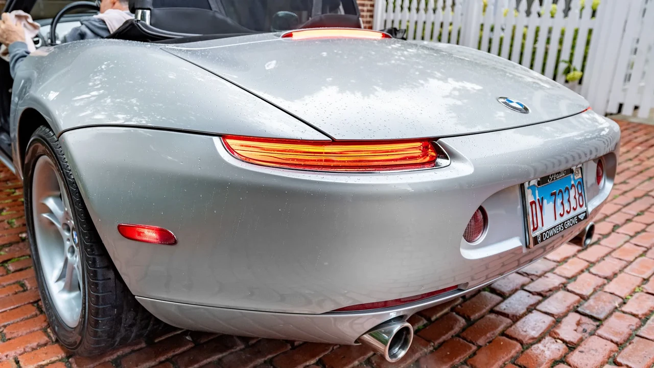 2002 BMW Z8 - Image 25 of 31