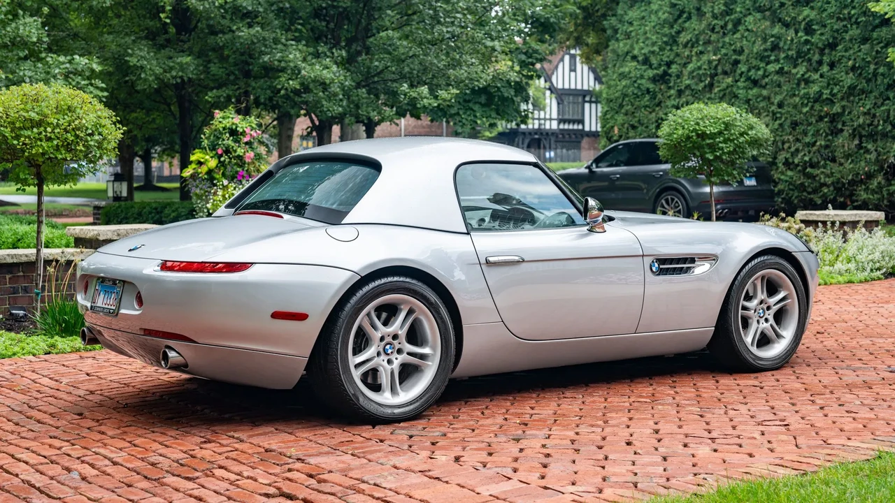 2002 BMW Z8 - Image 13 of 31