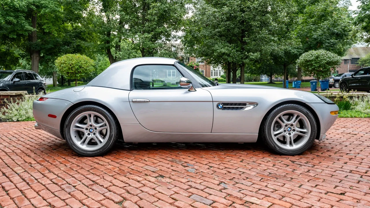 2002 BMW Z8 - Image 12 of 31