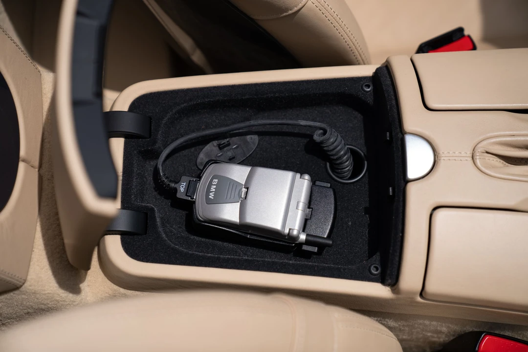 2002 BMW Z8 - Image 15 of 31