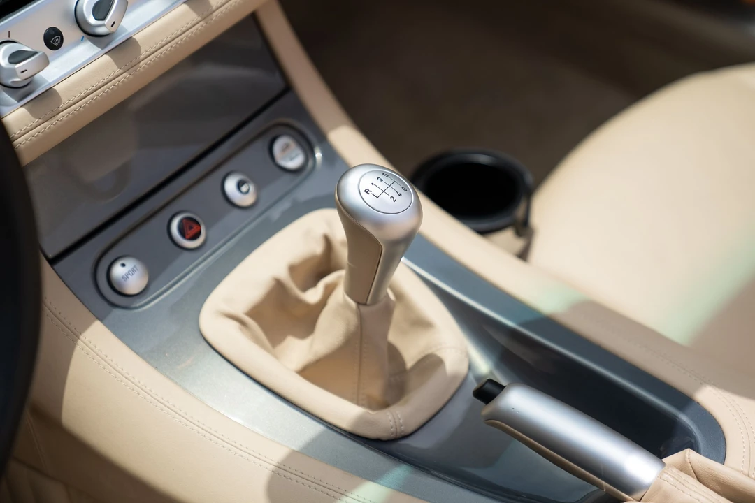 2002 BMW Z8 - Image 20 of 31