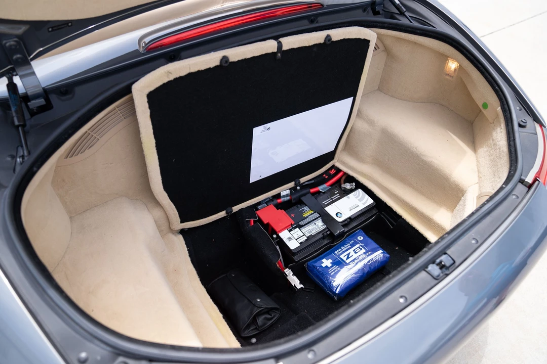 2002 BMW Z8 - Image 23 of 31
