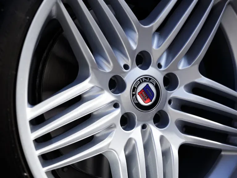 2002 BMW Z8 - Image 14 of 31