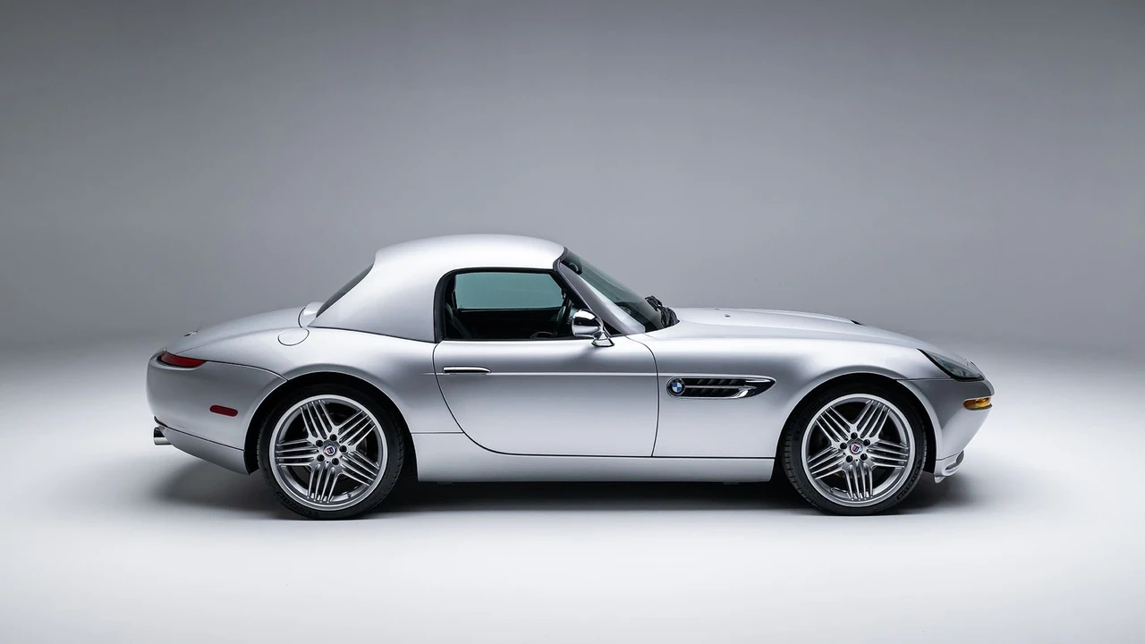 2002 BMW Z8 - Image 13 of 31