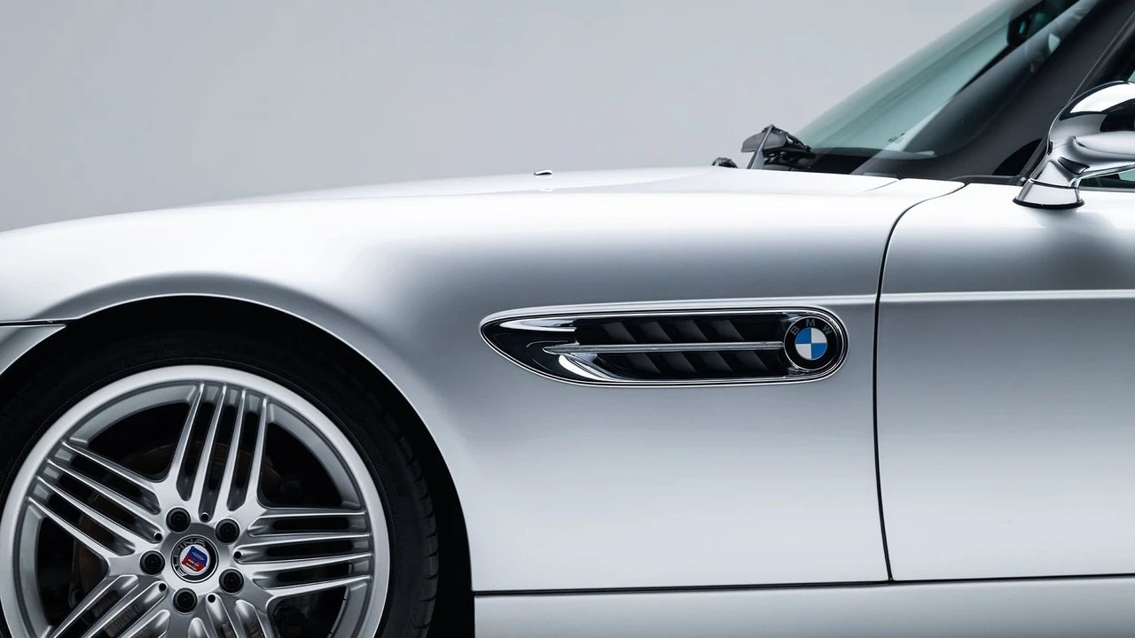 2002 BMW Z8 - Image 26 of 31