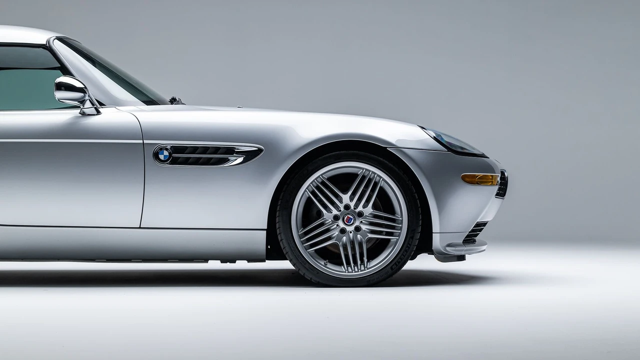 2002 BMW Z8 - Image 25 of 31
