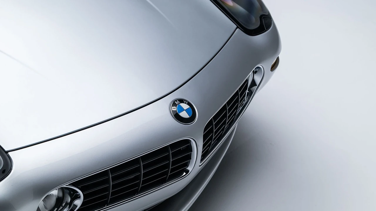 2002 BMW Z8 - Image 23 of 31