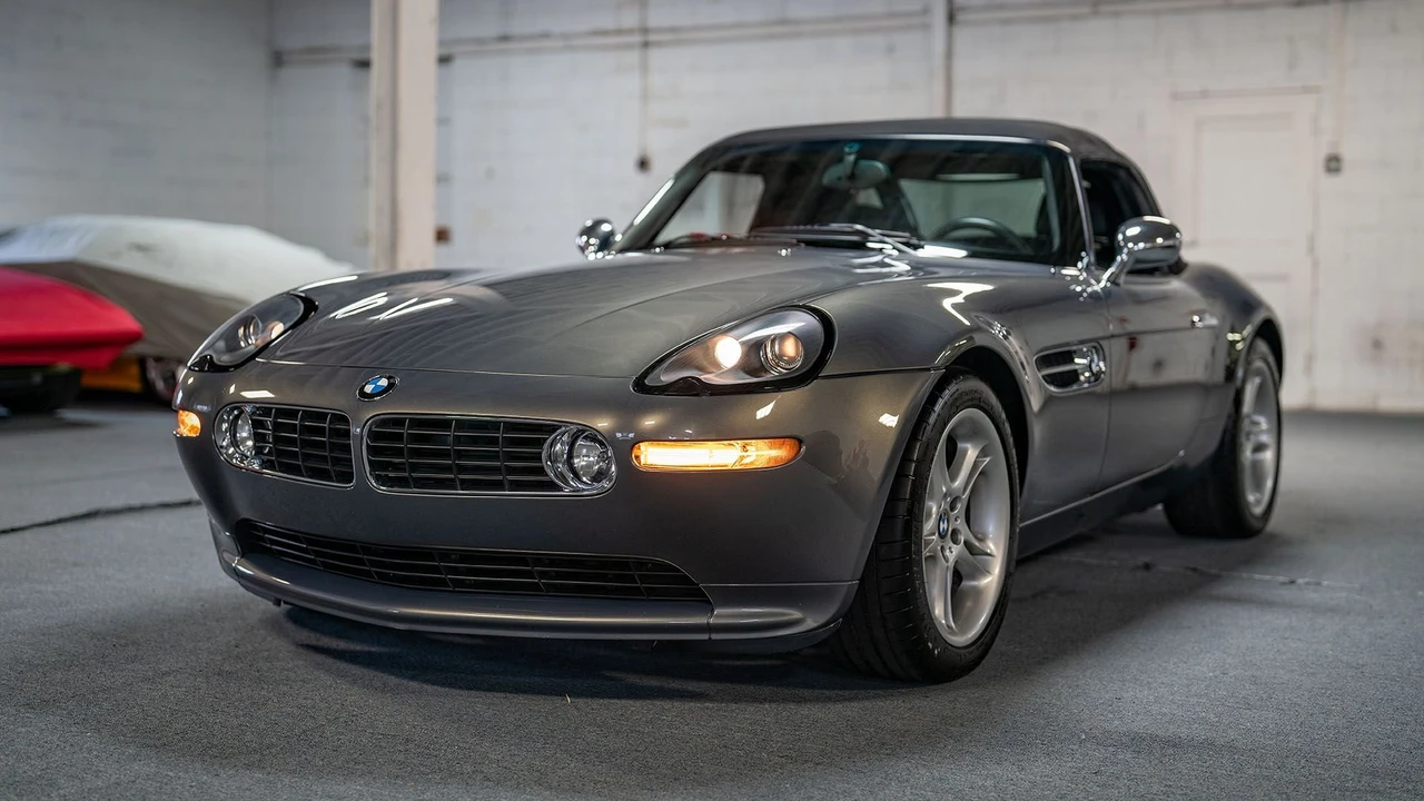 2002 BMW Z8 - Image 18 of 31