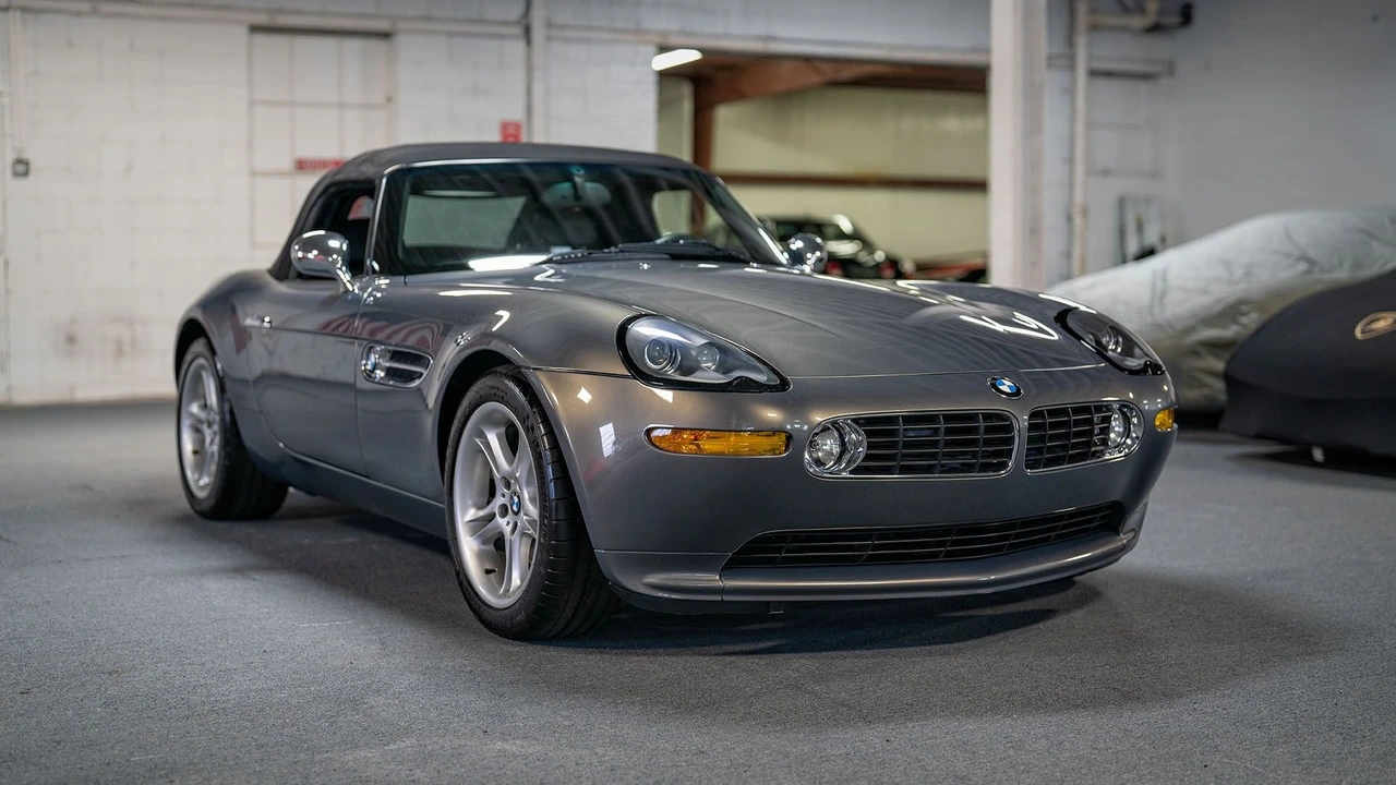 2002 BMW Z8 - Image 10 of 31