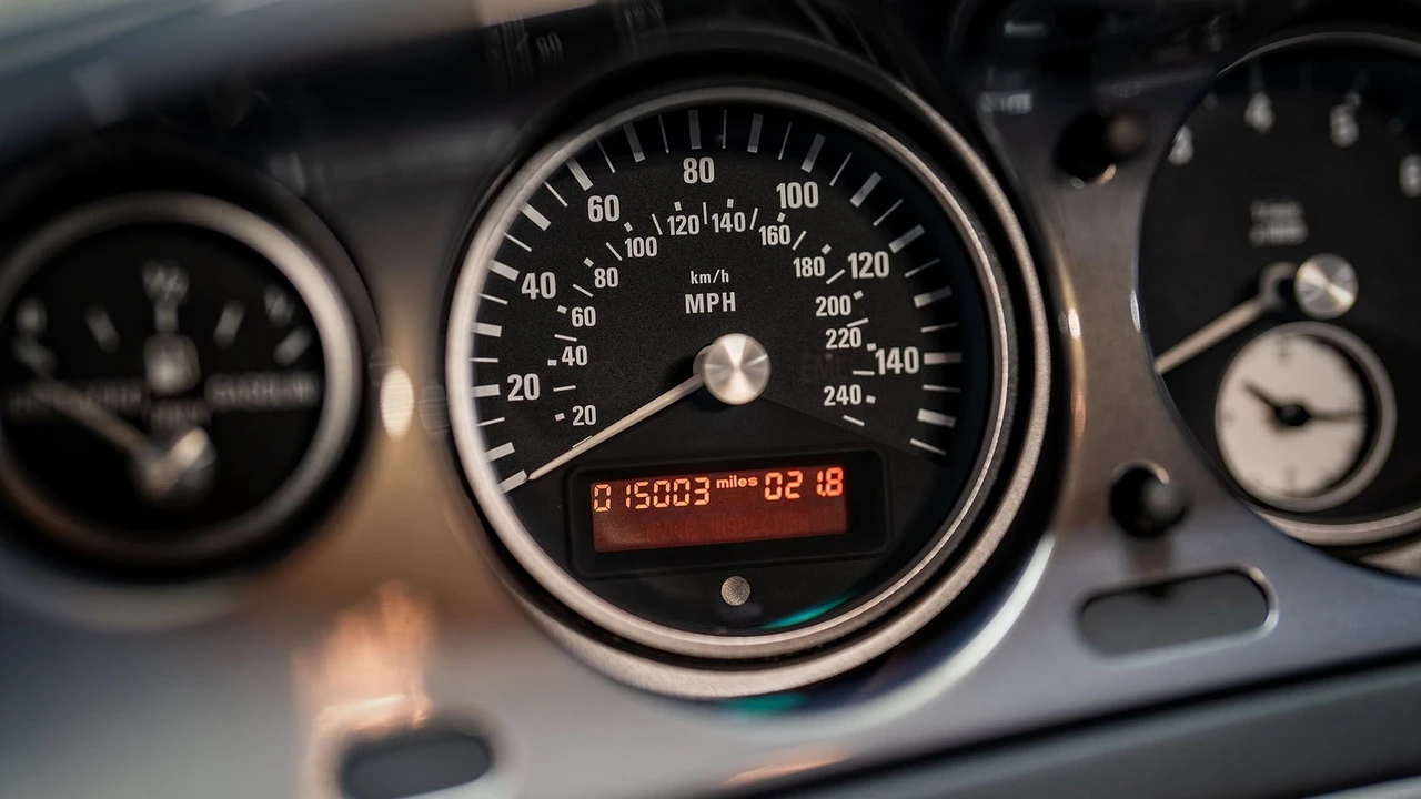 2002 BMW Z8 - Image 9 of 31