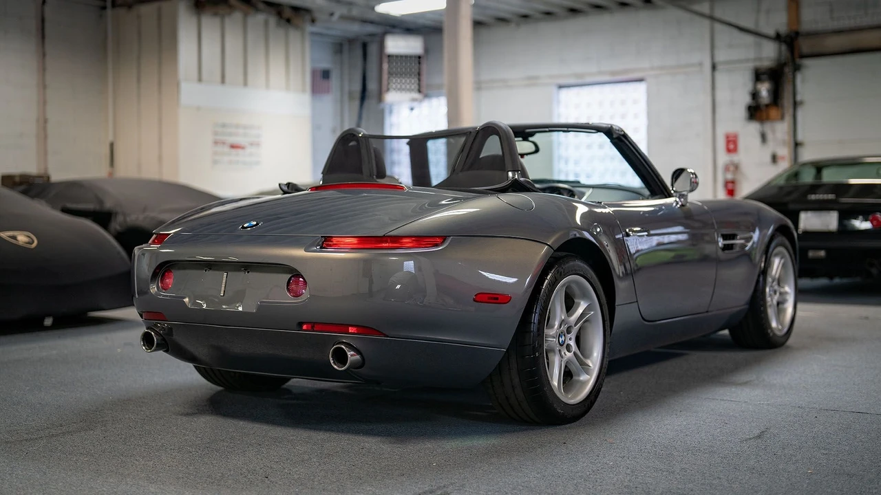 2002 BMW Z8 - Image 3 of 31