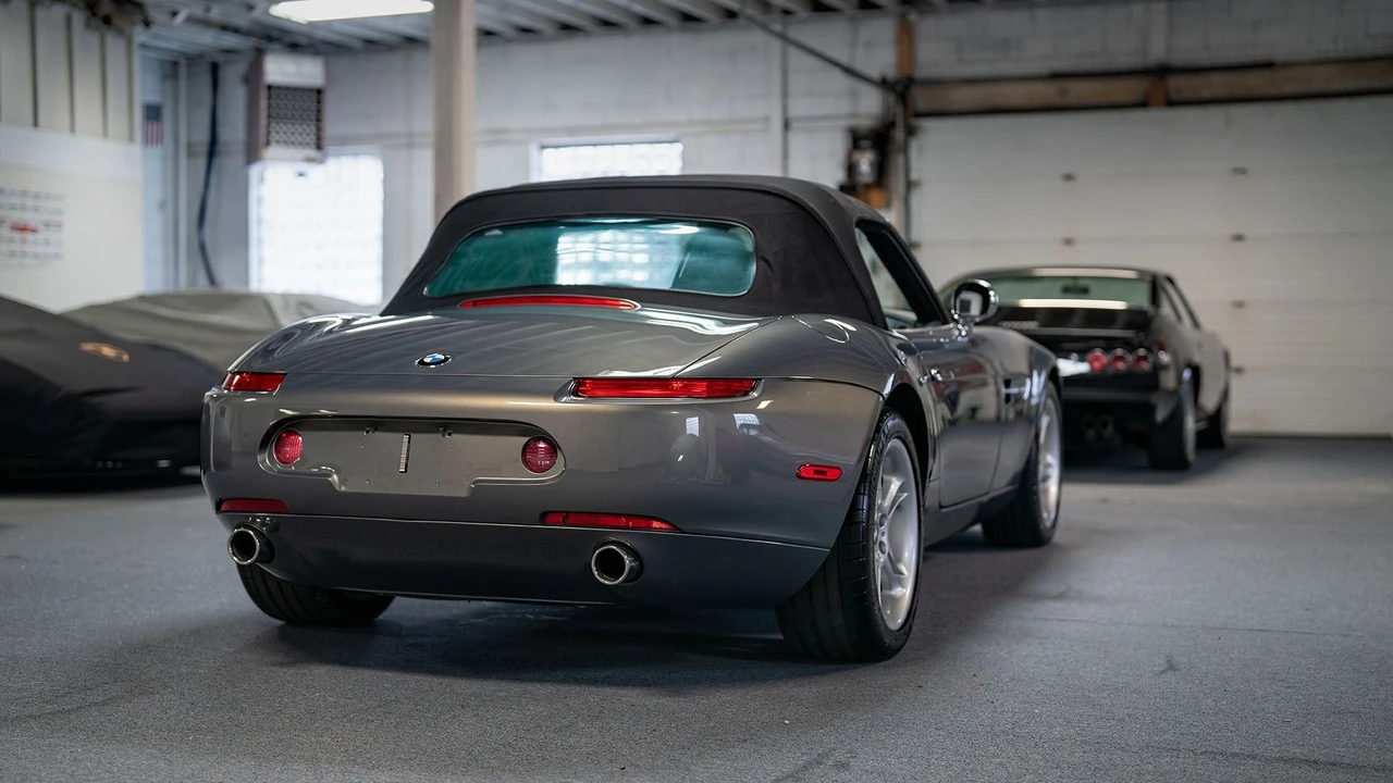 2002 BMW Z8 - Image 22 of 31