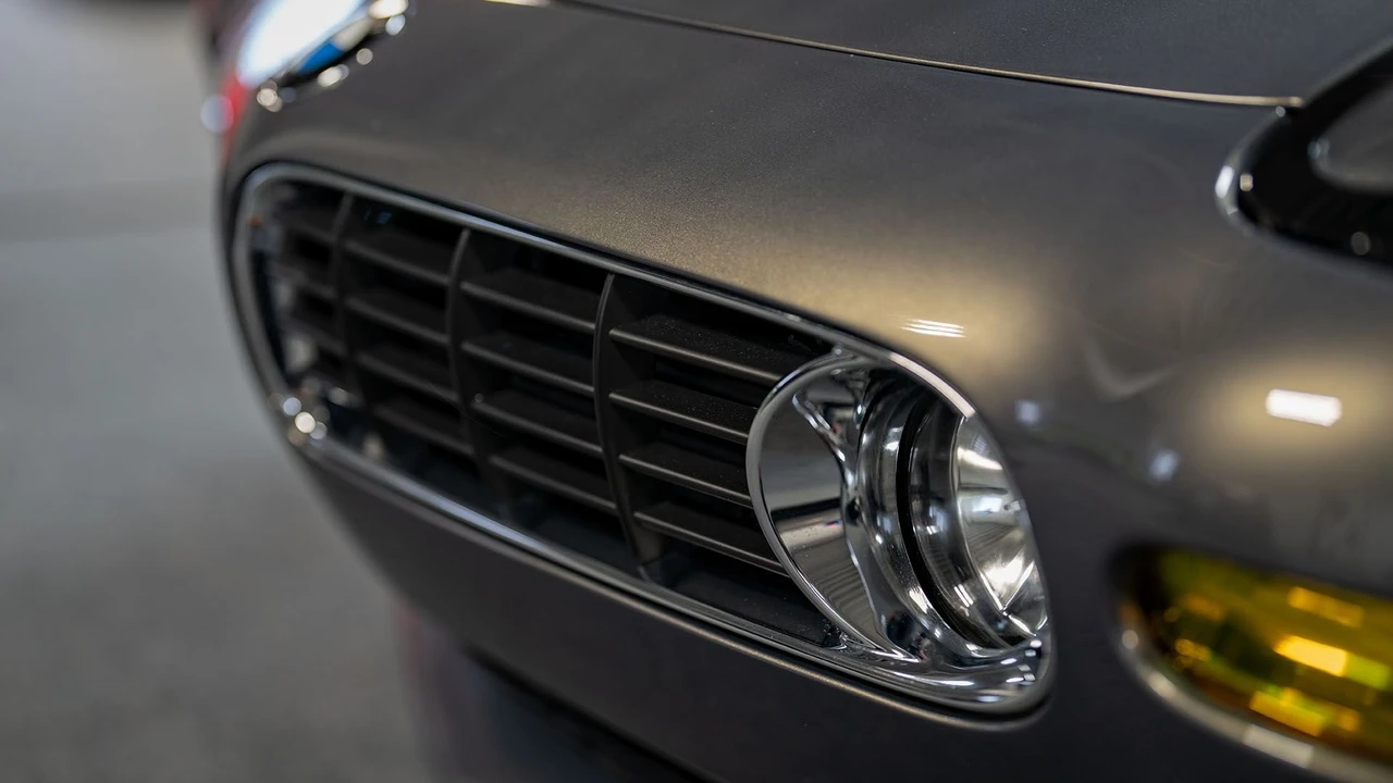 2002 BMW Z8 - Image 31 of 31