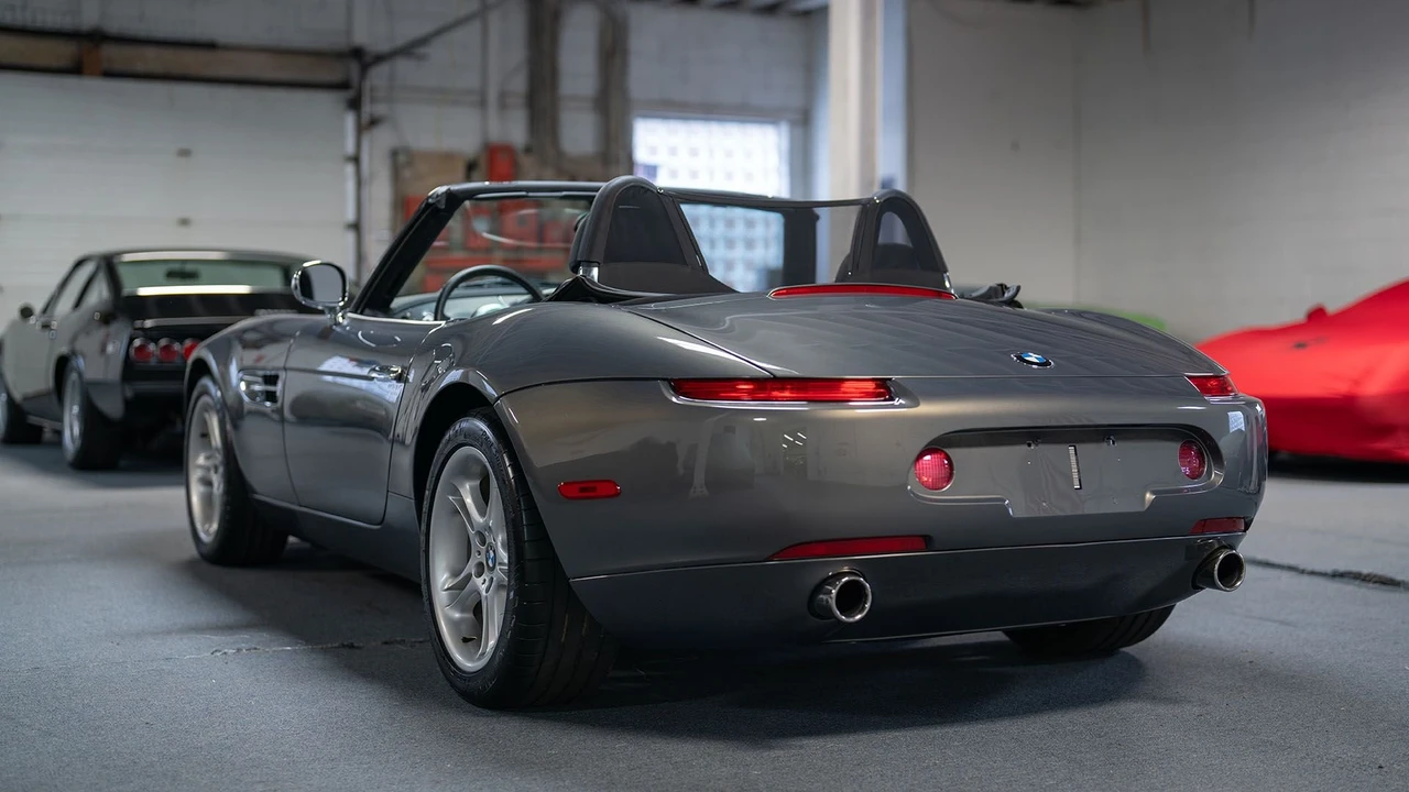 2002 BMW Z8 - Image 15 of 31