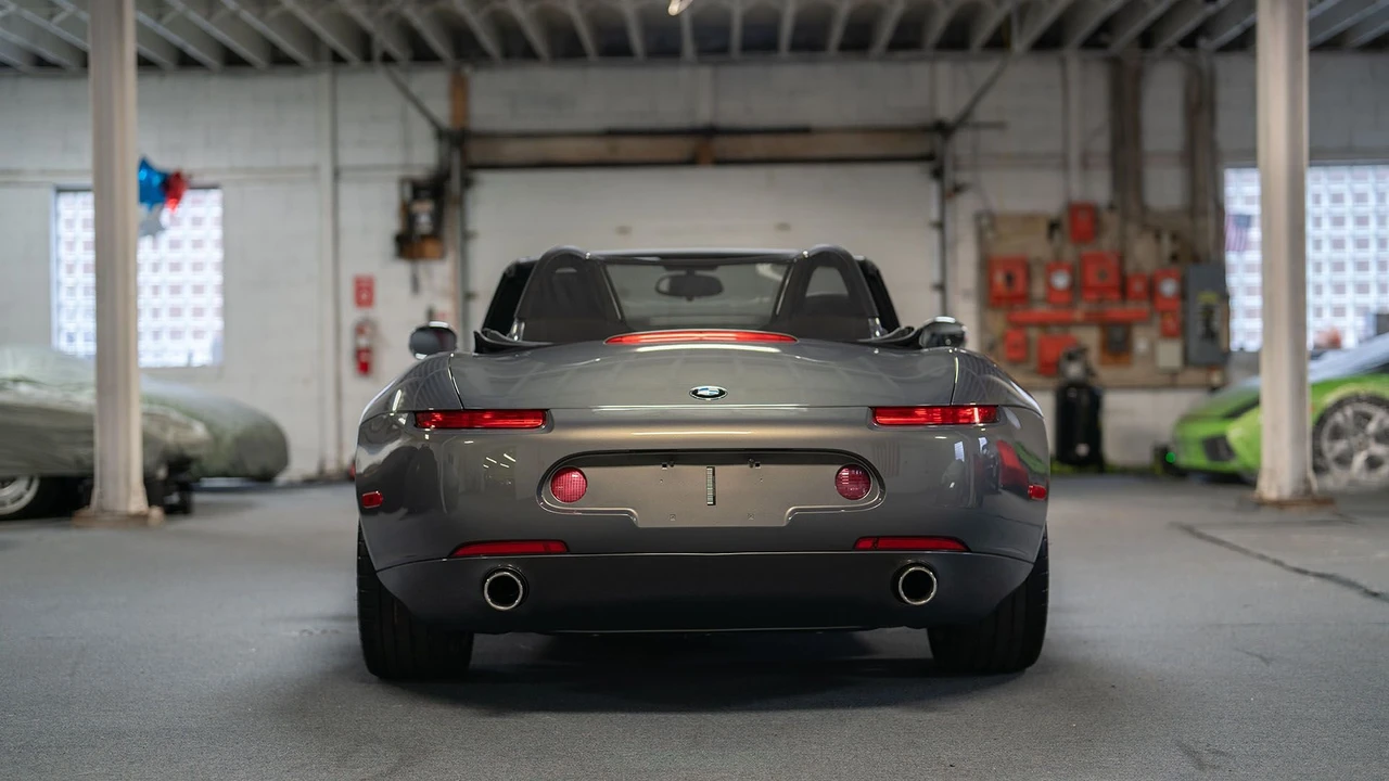 2002 BMW Z8 - Image 14 of 31